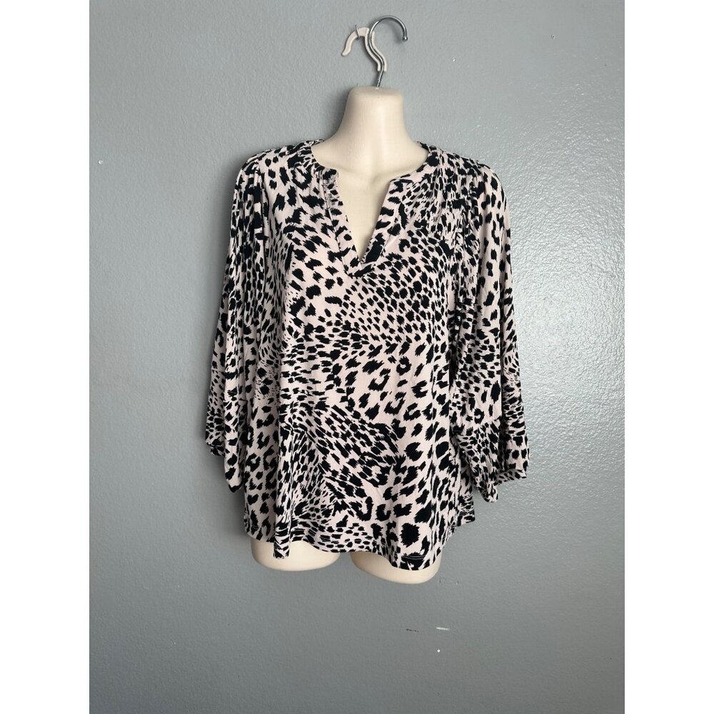 Banana Republic Animal print 3/4 sleeves Size M